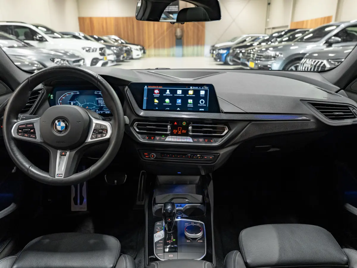 218i M-Sport Executive Edition, Pano, Digi Dash, Apple Carplay, Android Auto, Navi, Ambiënte Light, Cam