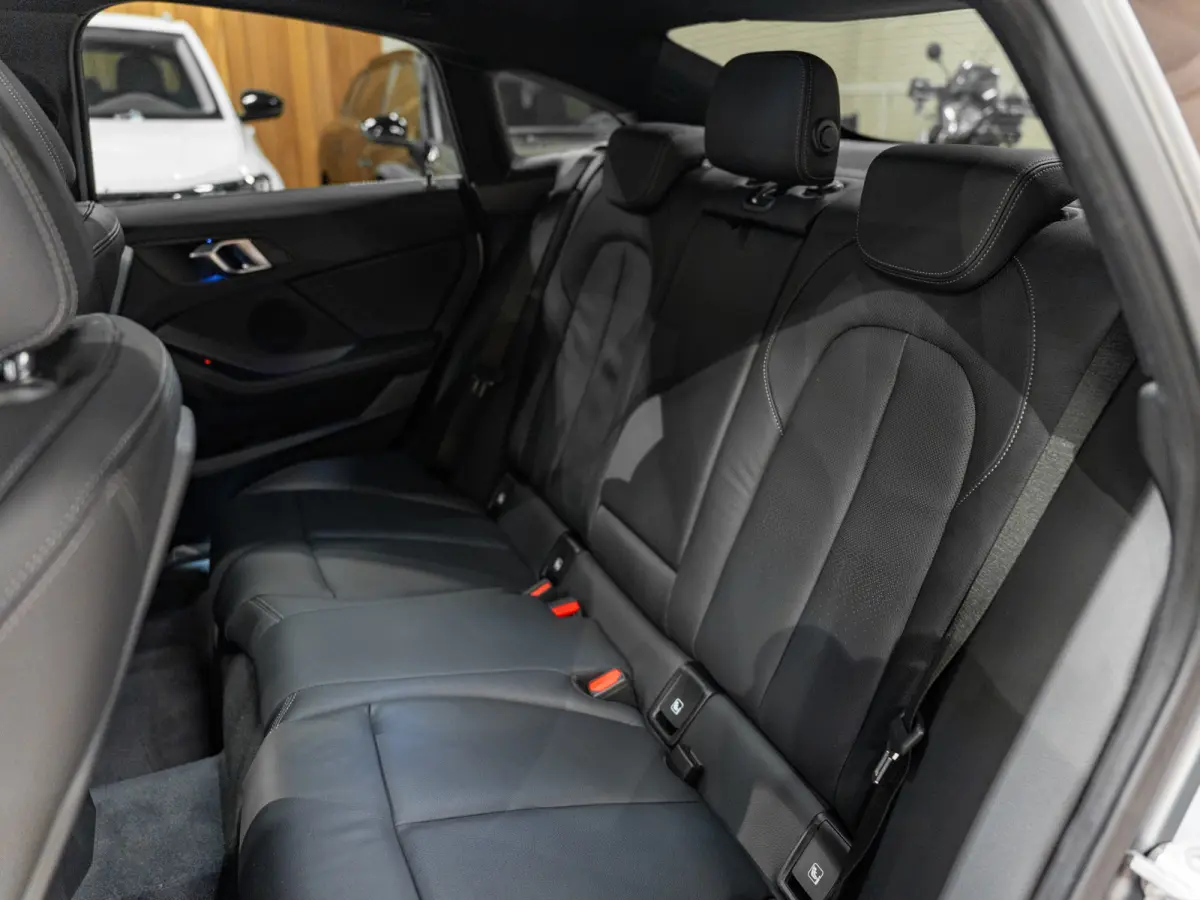 218i M-Sport Executive Edition, Pano, Digi Dash, Apple Carplay, Android Auto, Navi, Ambiënte Light, Cam