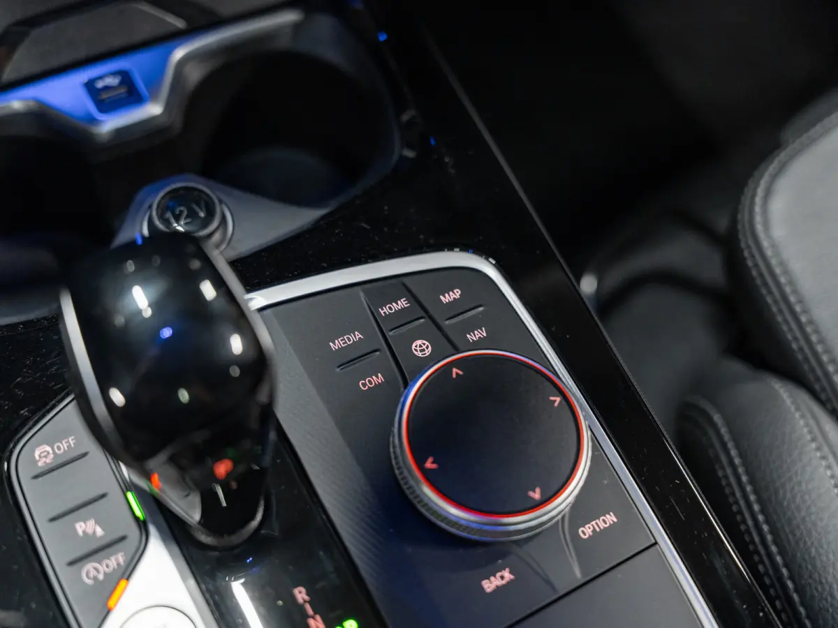 218i M-Sport Executive Edition, Pano, Digi Dash, Apple Carplay, Android Auto, Navi, Ambiënte Light, Cam