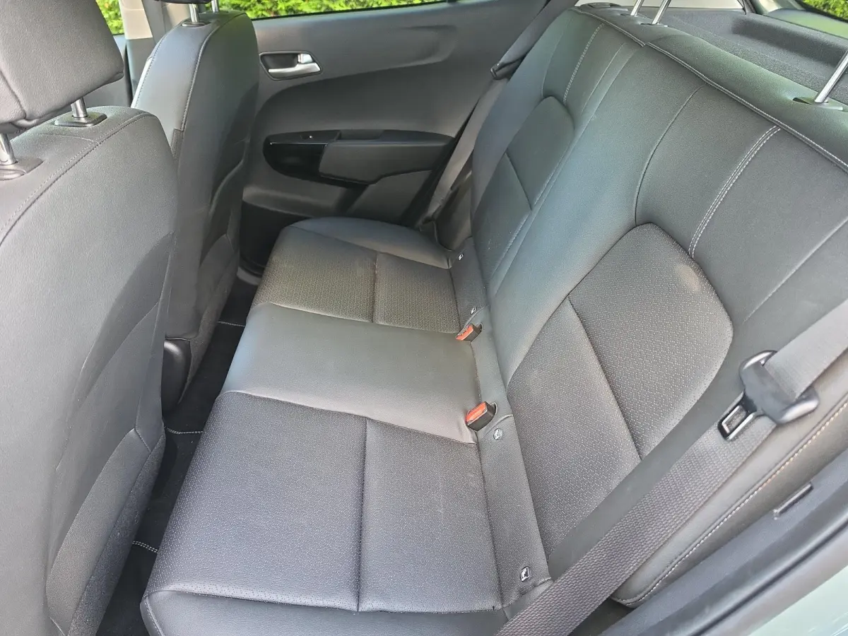 1.0 DPI GT-Line | Stoel + stuurverwarming | Lederen bekleding | Schuif/kanteldak | Navigatie | Parkeersensoren achter