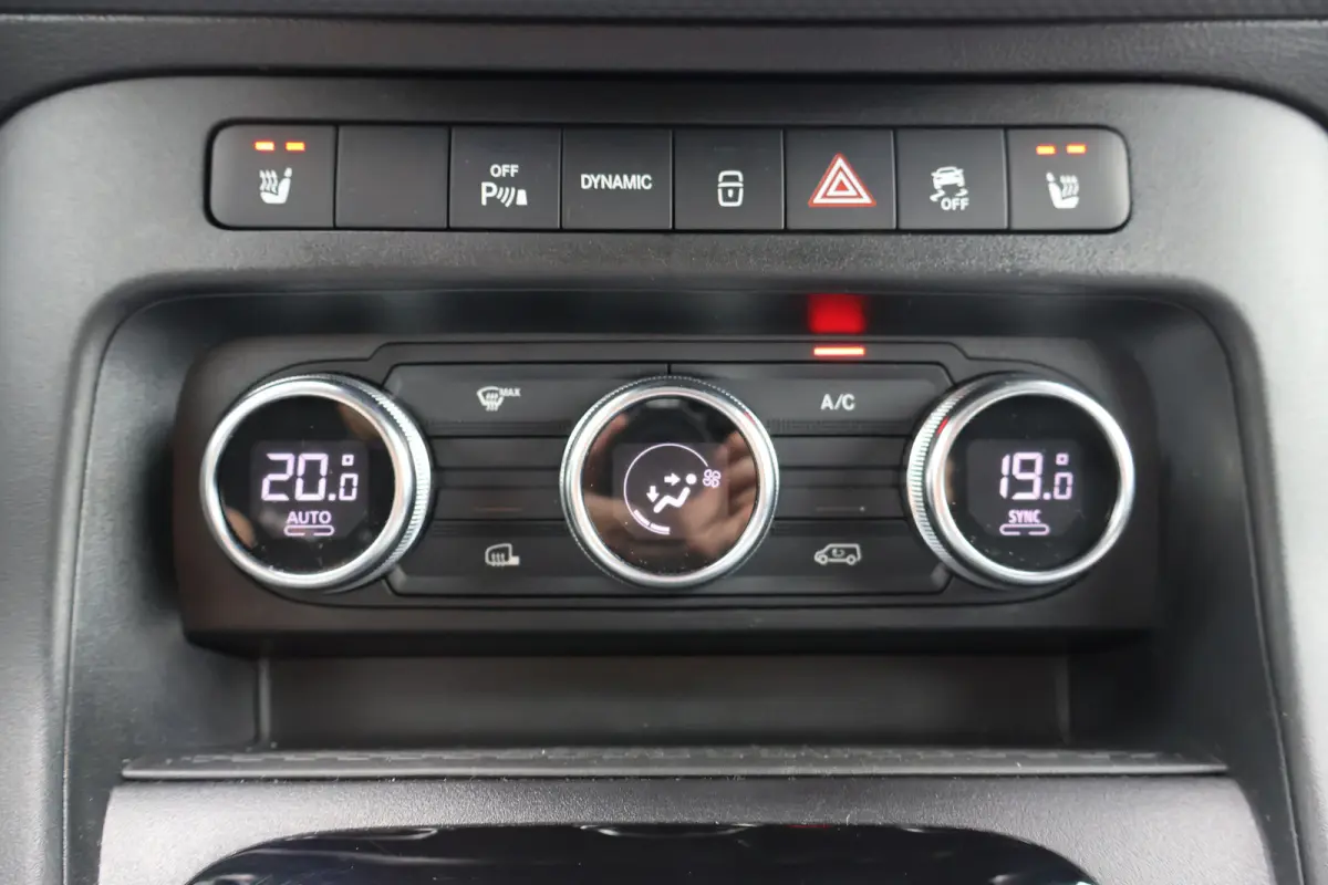 51 kWh Mbux Snelladen Camera