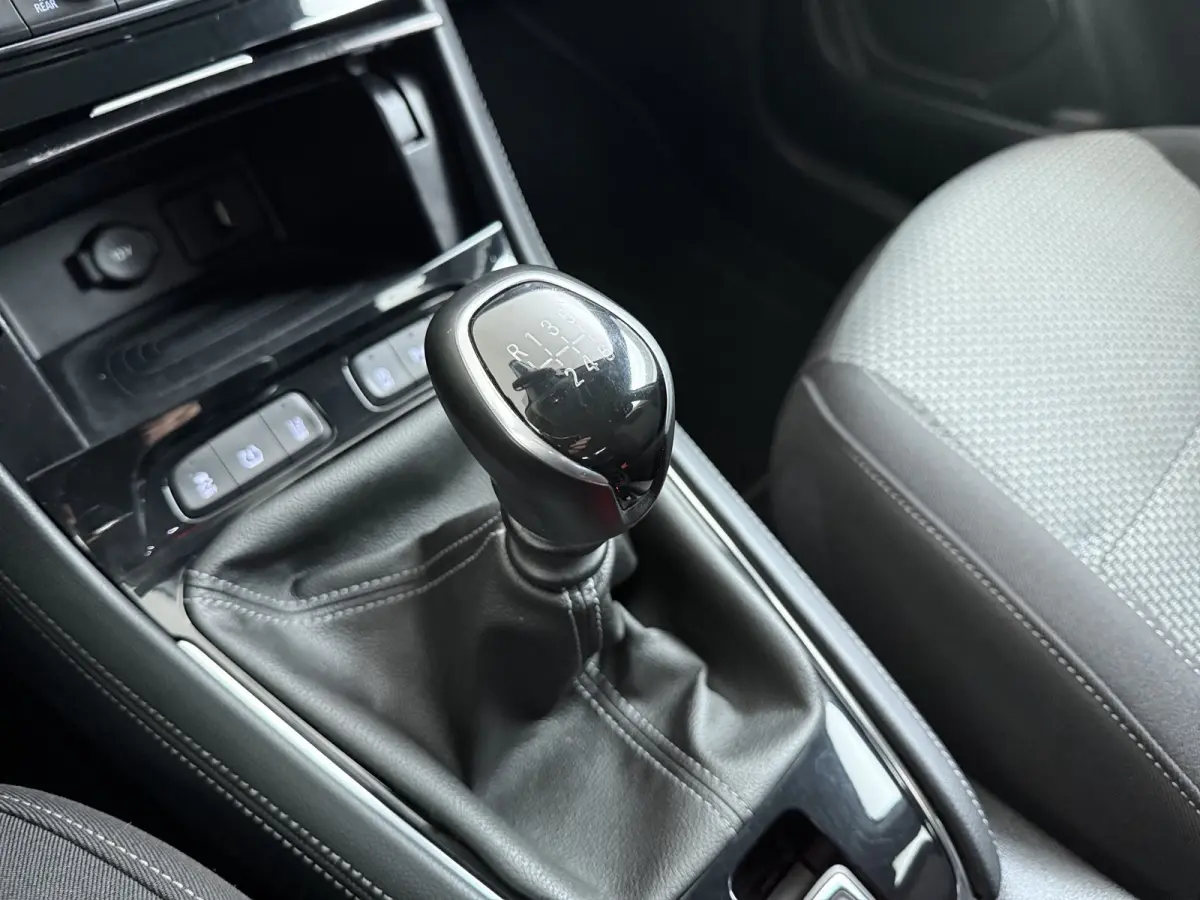 1.2 Turbo Online Edition | Airco (automatisch) | Bestuurdersstoel in hoogte verstelbaar | Cruise control