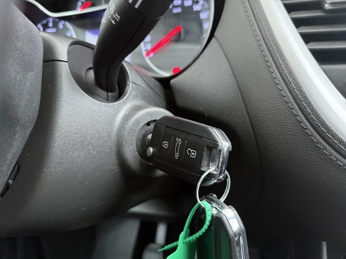 1.2 Turbo Online Edition | Airco (automatisch) | Bestuurdersstoel in hoogte verstelbaar | Cruise control
