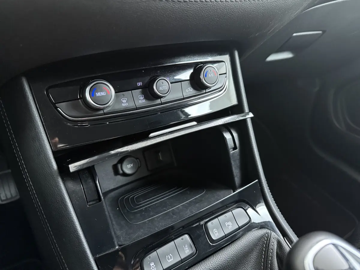 1.2 Turbo Online Edition | Airco (automatisch) | Bestuurdersstoel in hoogte verstelbaar | Cruise control