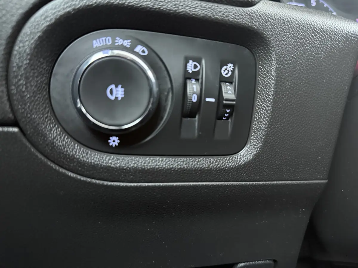 1.2 Turbo Online Edition | Airco (automatisch) | Bestuurdersstoel in hoogte verstelbaar | Cruise control