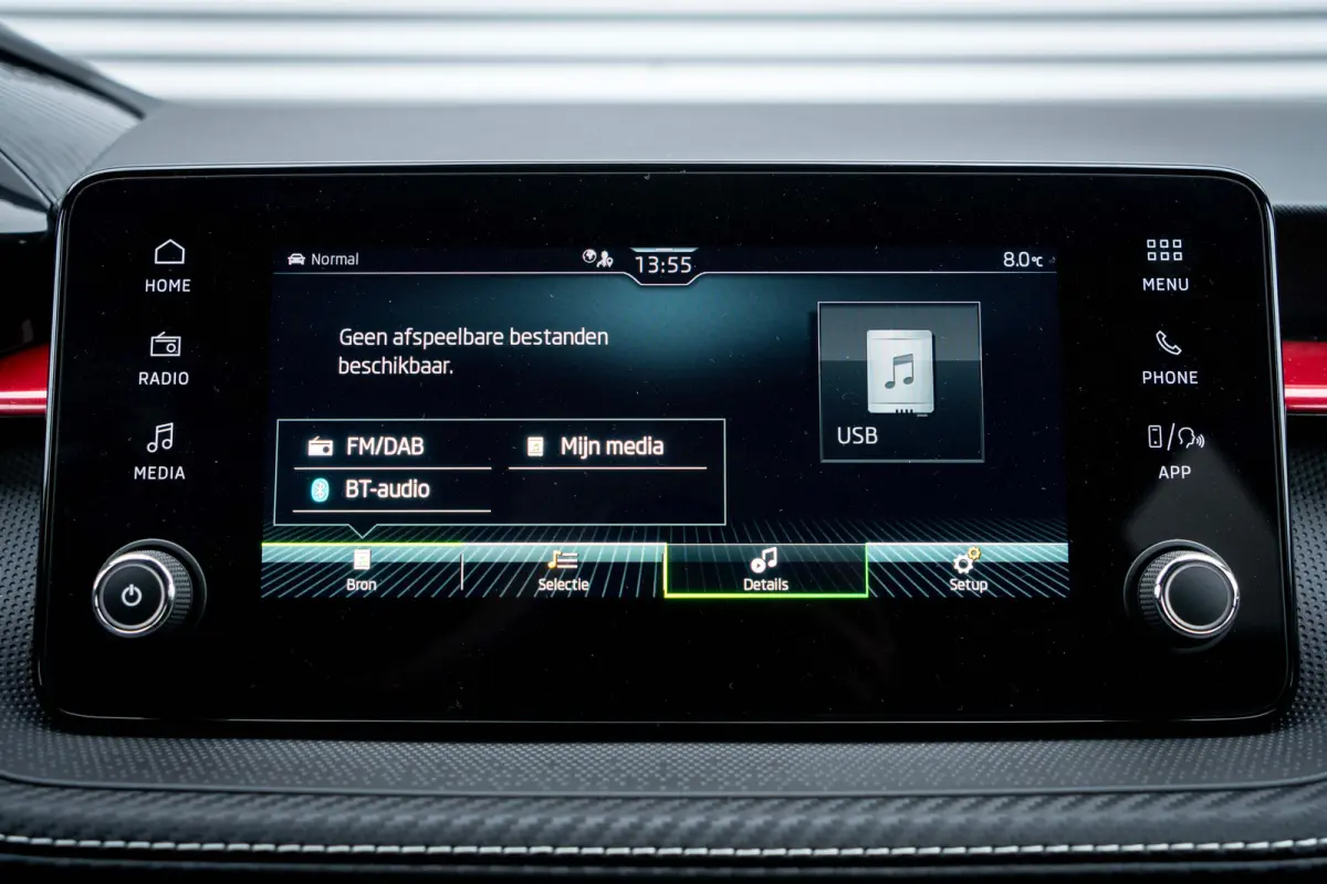 Monte Carlo, (2024) l Camera l Apple Car Play / Android l LED l 17" Lm-velgen l Sportstoelen l Multifunct. Stuurwiel l
