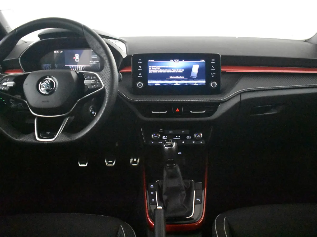 Monte Carlo, (2024) l Camera l Apple Car Play / Android l LED l 17" Lm-velgen l Sportstoelen l Multifunct. Stuurwiel l