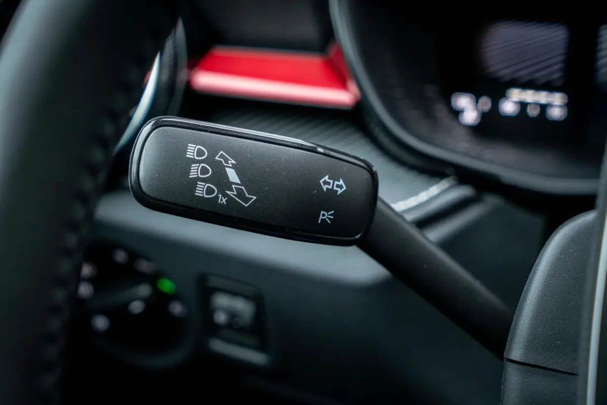 Monte Carlo, (2024) l Camera l Apple Car Play / Android l LED l 17" Lm-velgen l Sportstoelen l Multifunct. Stuurwiel l