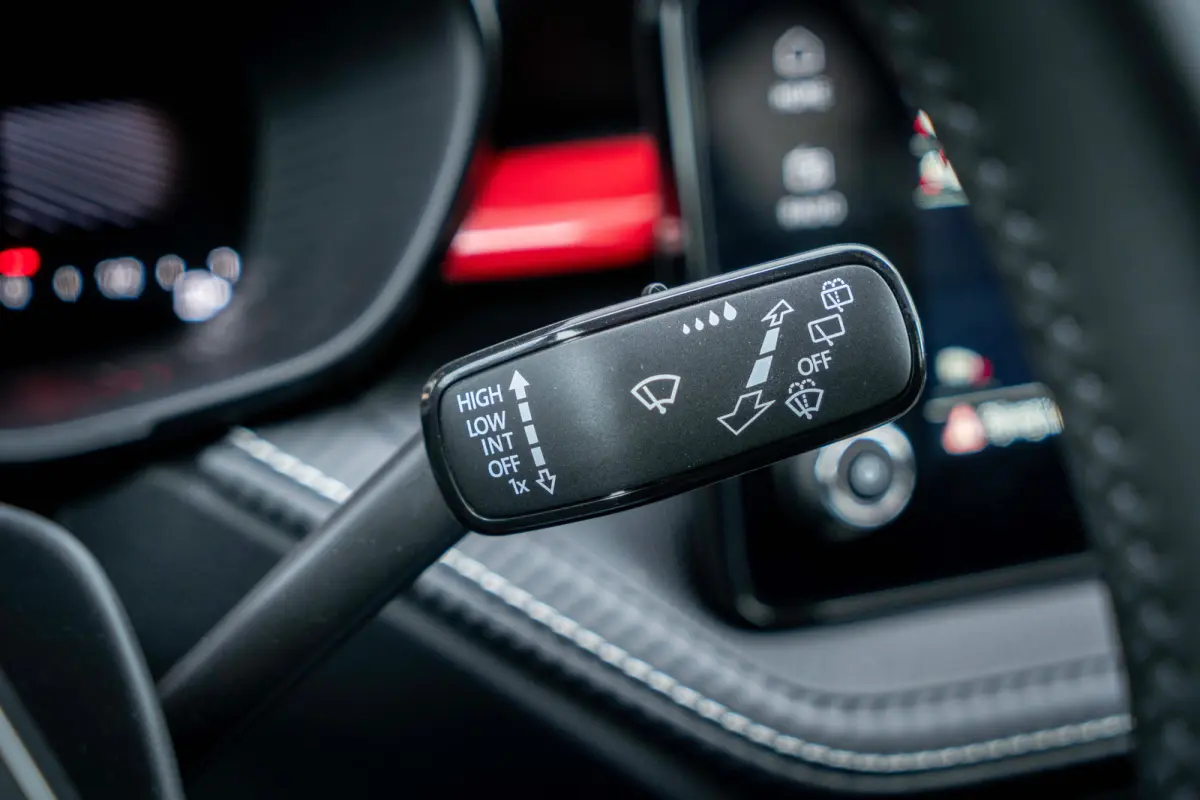 Monte Carlo, (2024) l Camera l Apple Car Play / Android l LED l 17" Lm-velgen l Sportstoelen l Multifunct. Stuurwiel l