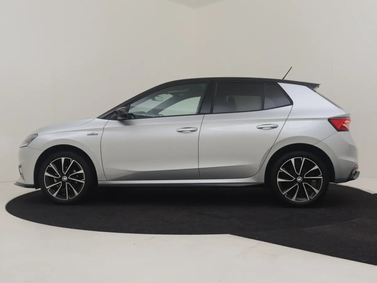 Monte Carlo, (2024) l Camera l Apple Car Play / Android l LED l 17" Lm-velgen l Sportstoelen l Multifunct. Stuurwiel l