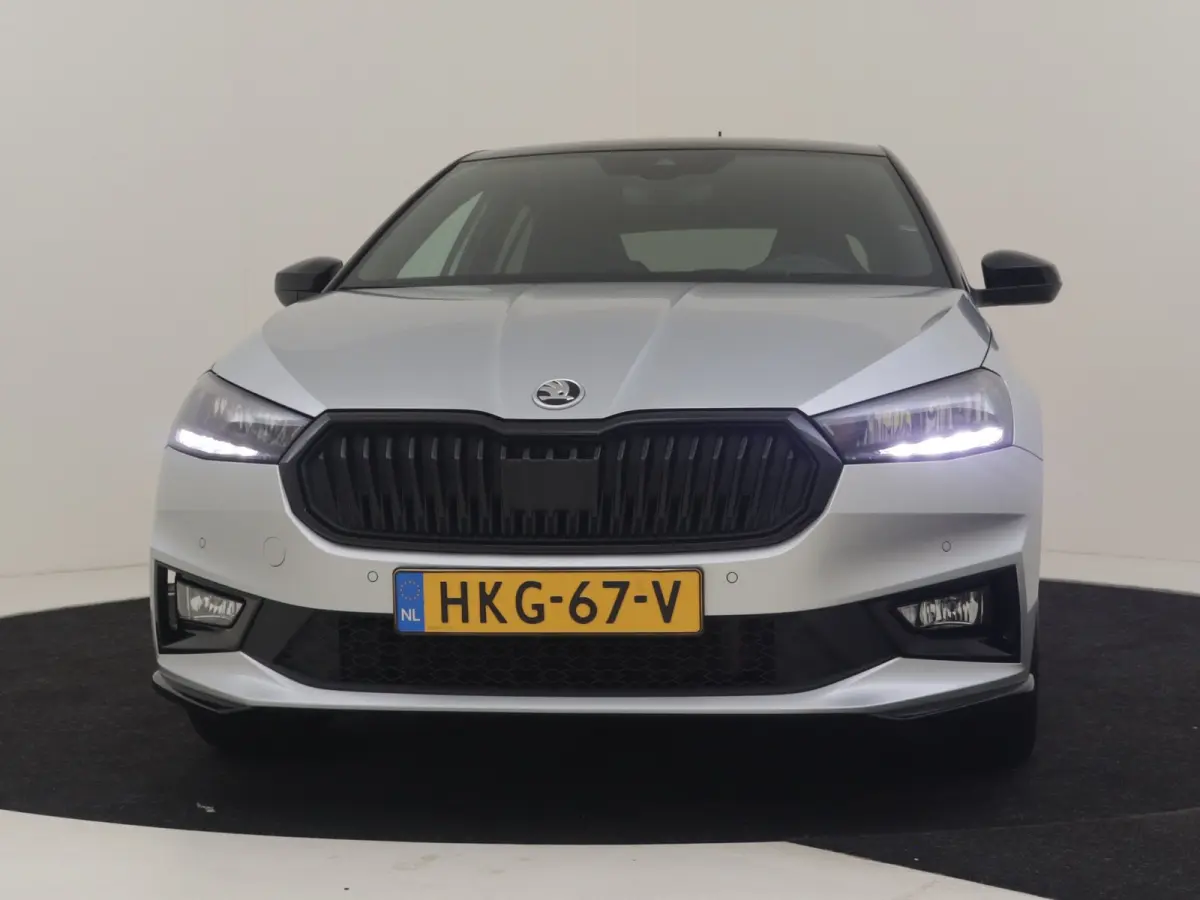 Monte Carlo, (2024) l Camera l Apple Car Play / Android l LED l 17" Lm-velgen l Sportstoelen l Multifunct. Stuurwiel l