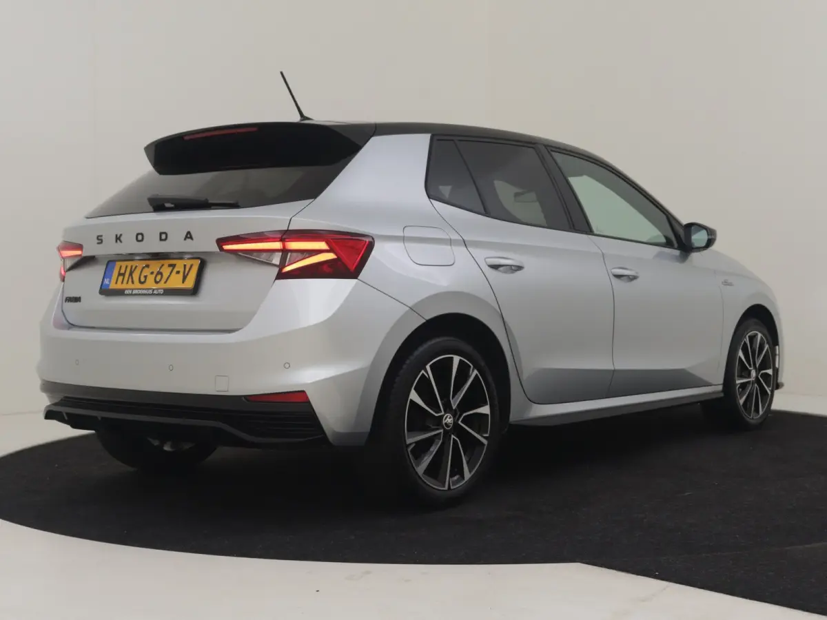 Monte Carlo, (2024) l Camera l Apple Car Play / Android l LED l 17" Lm-velgen l Sportstoelen l Multifunct. Stuurwiel l
