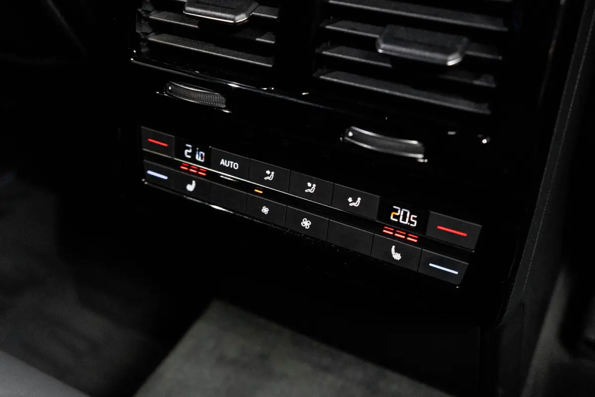 3.0 TSI eHybrid 462PK 4Motion R | TREKHAAK | LUCHTVERING | 360 CAMERA | ELEKTR. A. KLEP | VERLENGDE GARANTIE T/M 14-1-2031