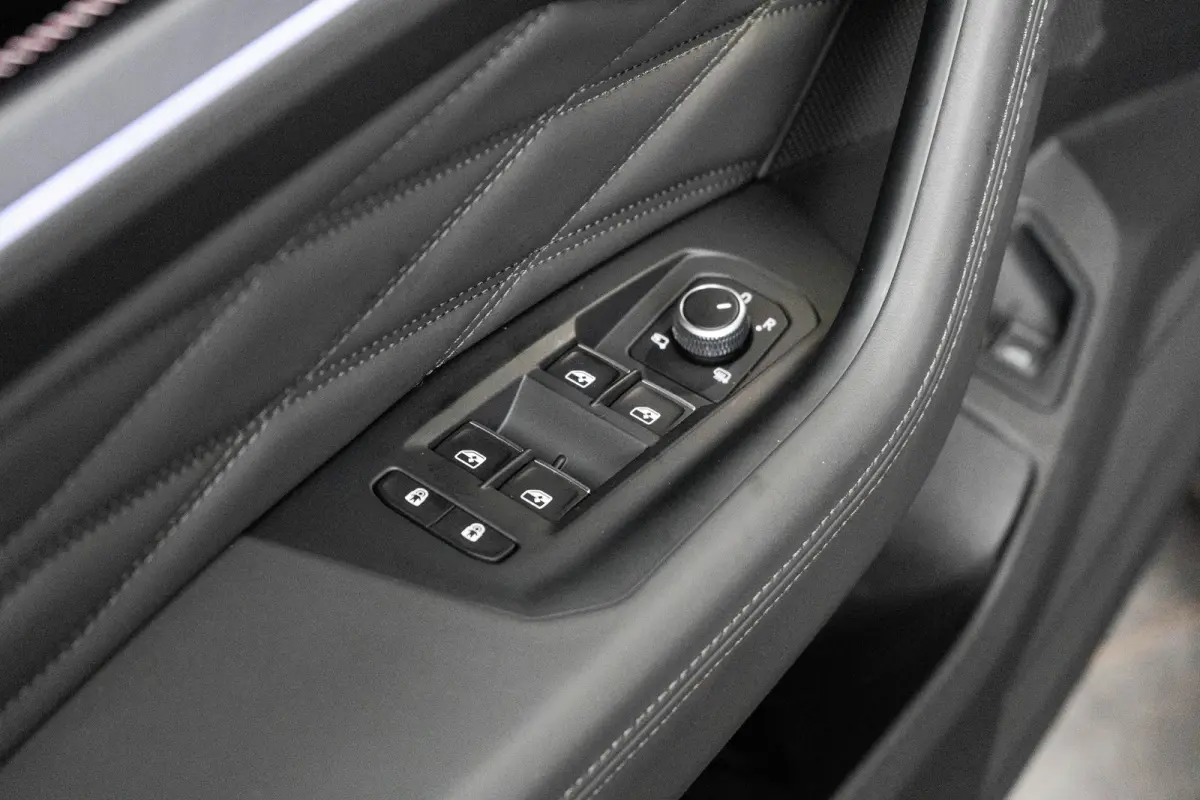 3.0 TSI eHybrid 462PK 4Motion R | TREKHAAK | LUCHTVERING | 360 CAMERA | ELEKTR. A. KLEP | VERLENGDE GARANTIE T/M 14-1-2031