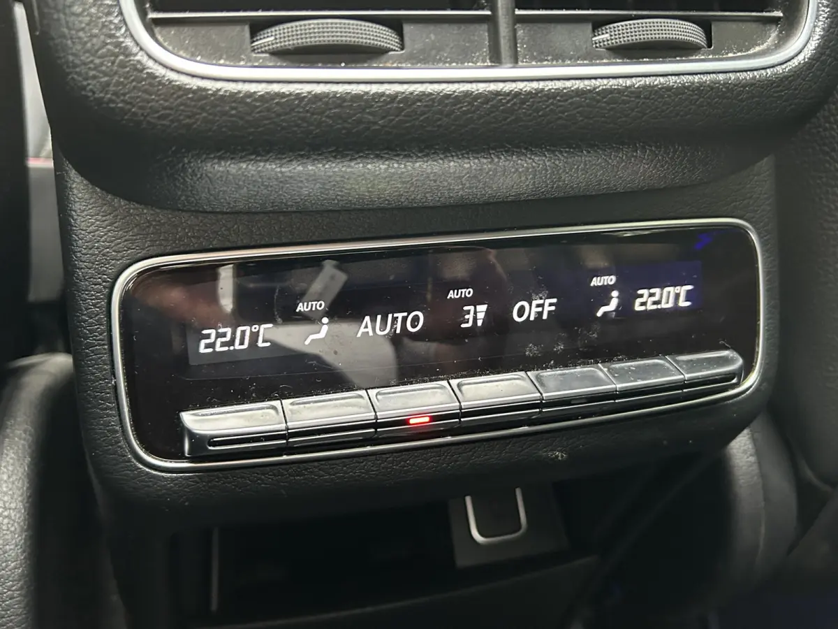 350e 4Matic AMG // Trekhaak // Burmester // Luchtvering // Panoramadak // Headup // 22" // Memory // Nappa Leer // Distronic