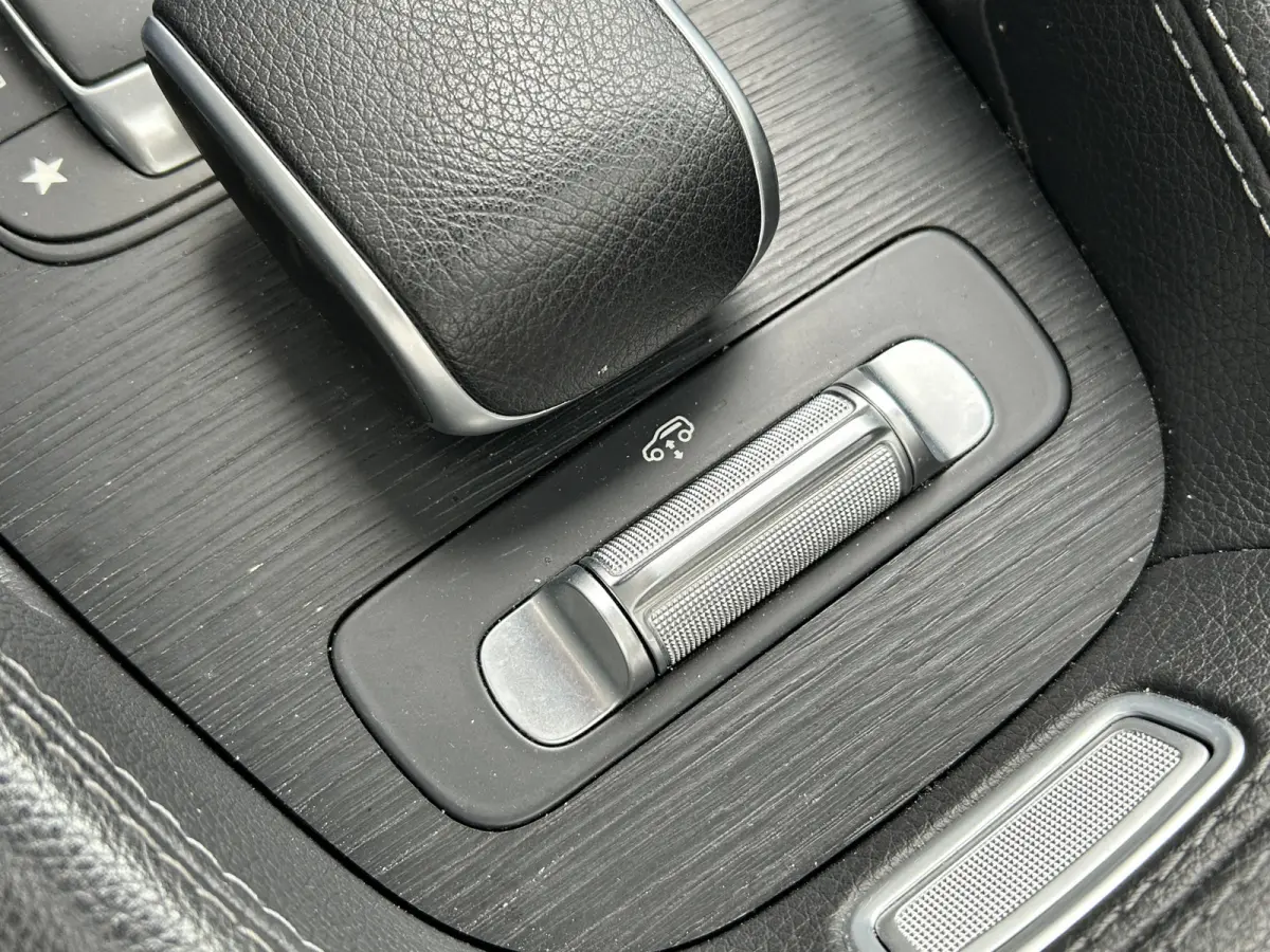 350e 4Matic AMG // Trekhaak // Burmester // Luchtvering // Panoramadak // Headup // 22" // Memory // Nappa Leer // Distronic