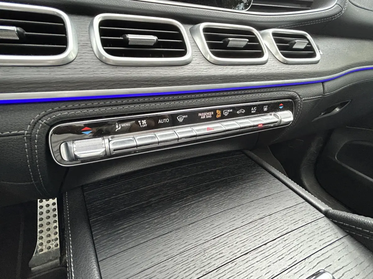 350e 4Matic AMG // Trekhaak // Burmester // Luchtvering // Panoramadak // Headup // 22" // Memory // Nappa Leer // Distronic