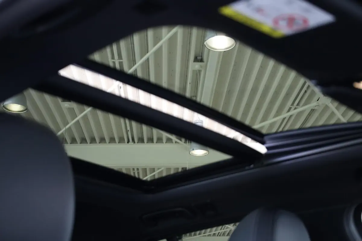 320e | M Sport | Panorama Dak | Voorstoelen Verwarmd | Trekhaak | Achteruitrij Camera |