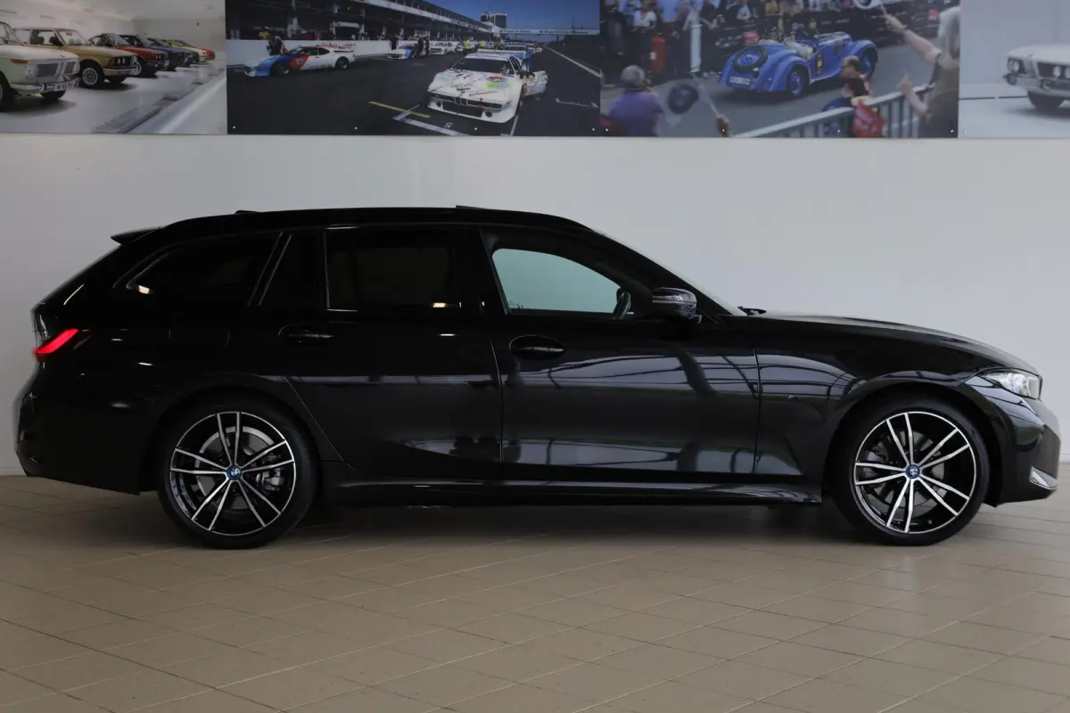 320e | M Sport | Panorama Dak | Voorstoelen Verwarmd | Trekhaak | Achteruitrij Camera |