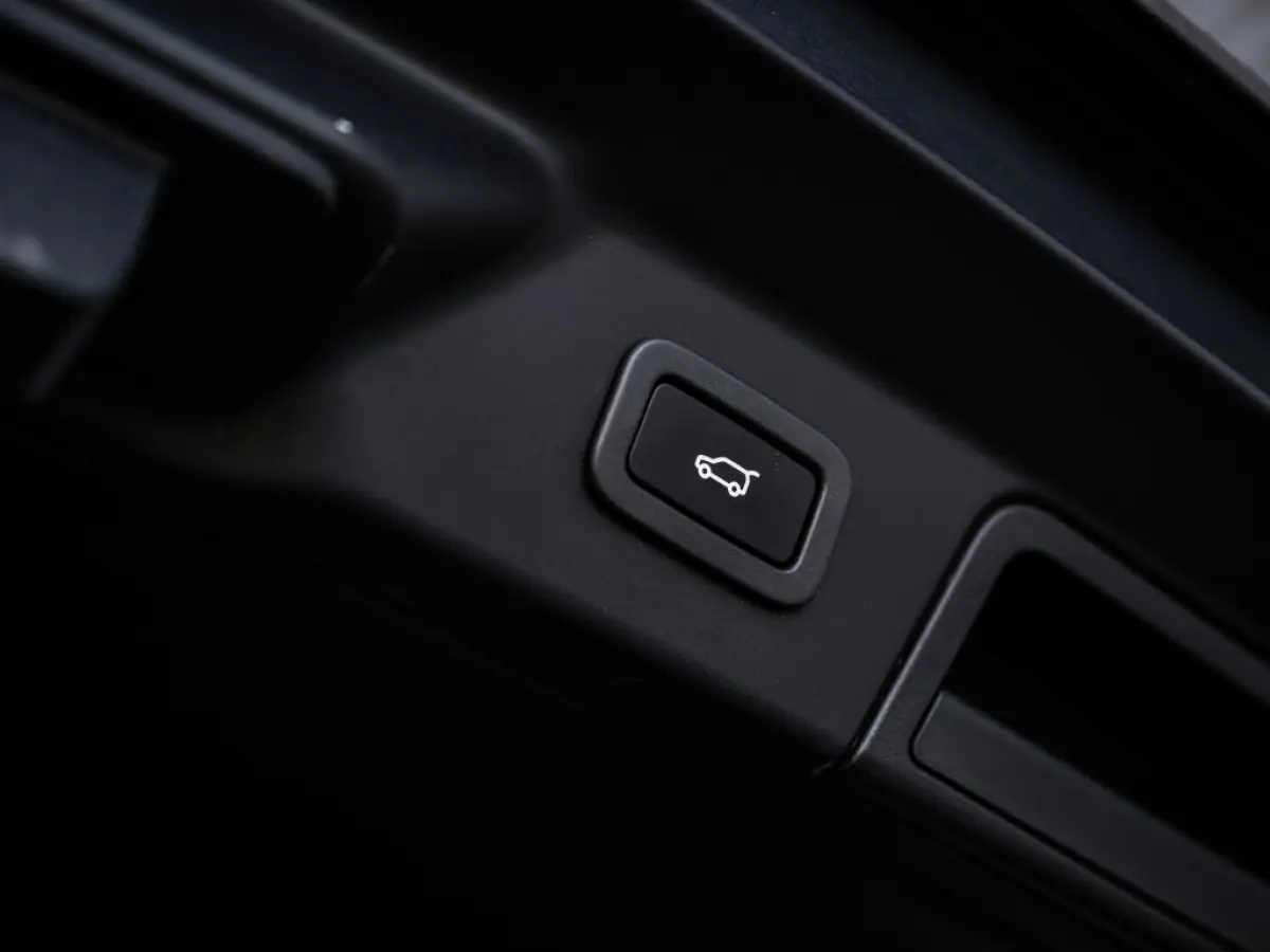 P250 AWD S R-Dynamic Trekhaak Premium Audio