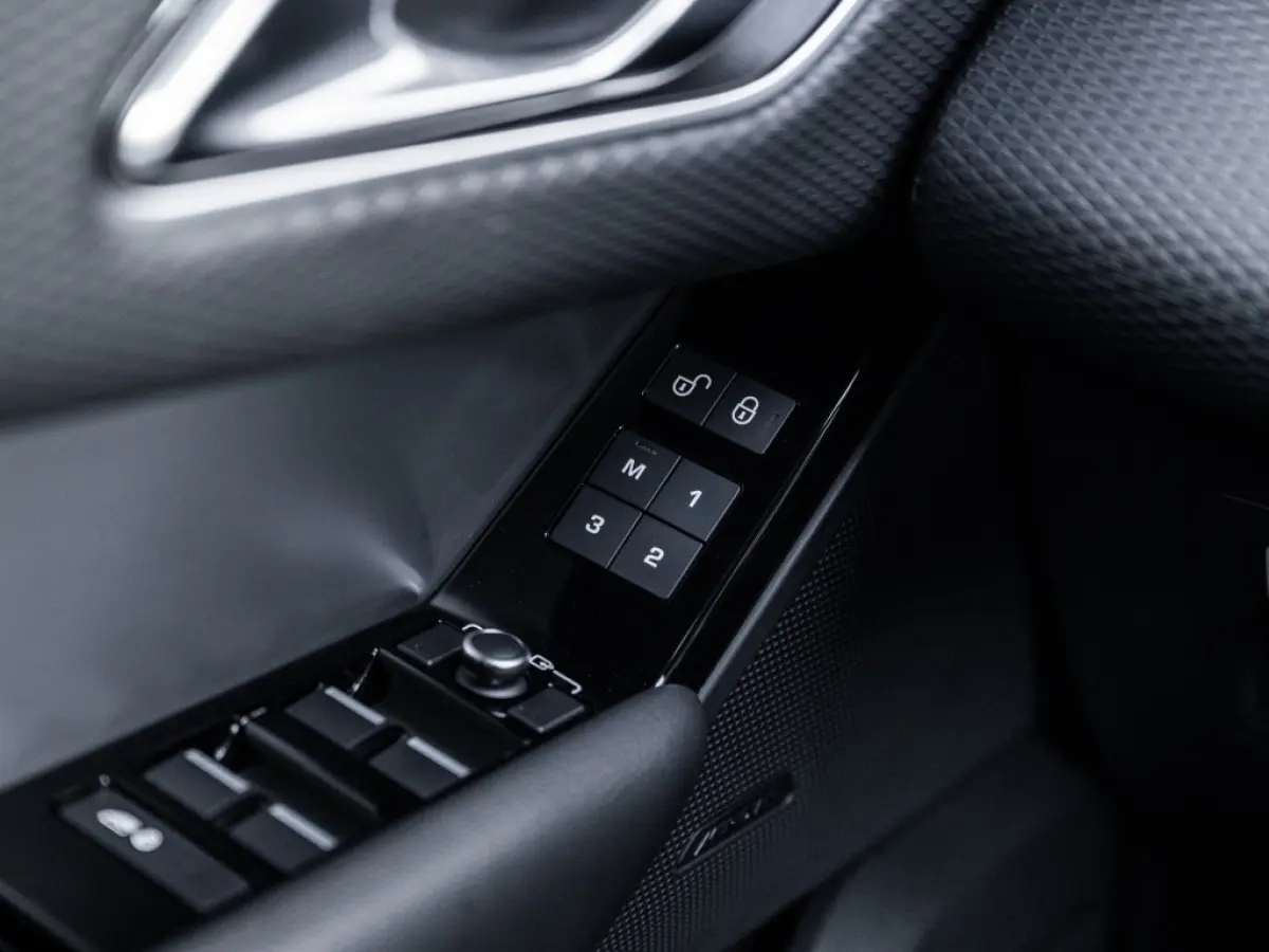 P250 AWD S R-Dynamic Trekhaak Premium Audio