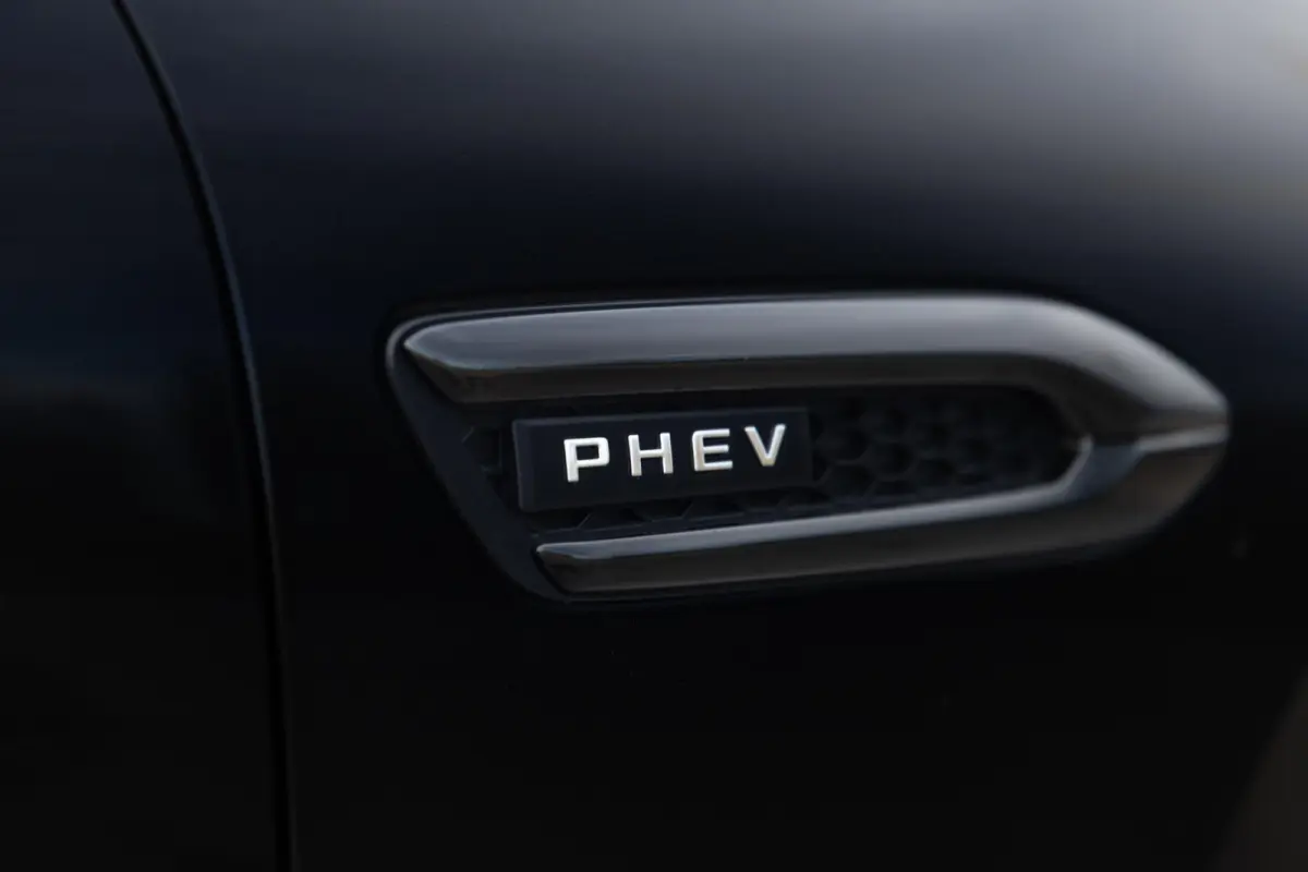 2.5 e-SkyActiv PHEV CAMERA / STOELVERWARMING + KOELING / CARPLAY / ADAPTIVE CRUISE