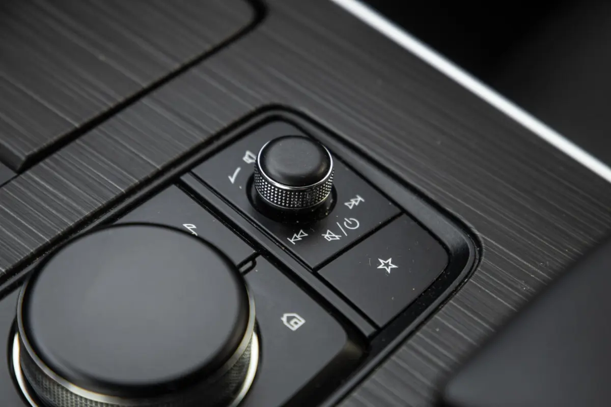 2.5 e-SkyActiv PHEV CAMERA / STOELVERWARMING + KOELING / CARPLAY / ADAPTIVE CRUISE