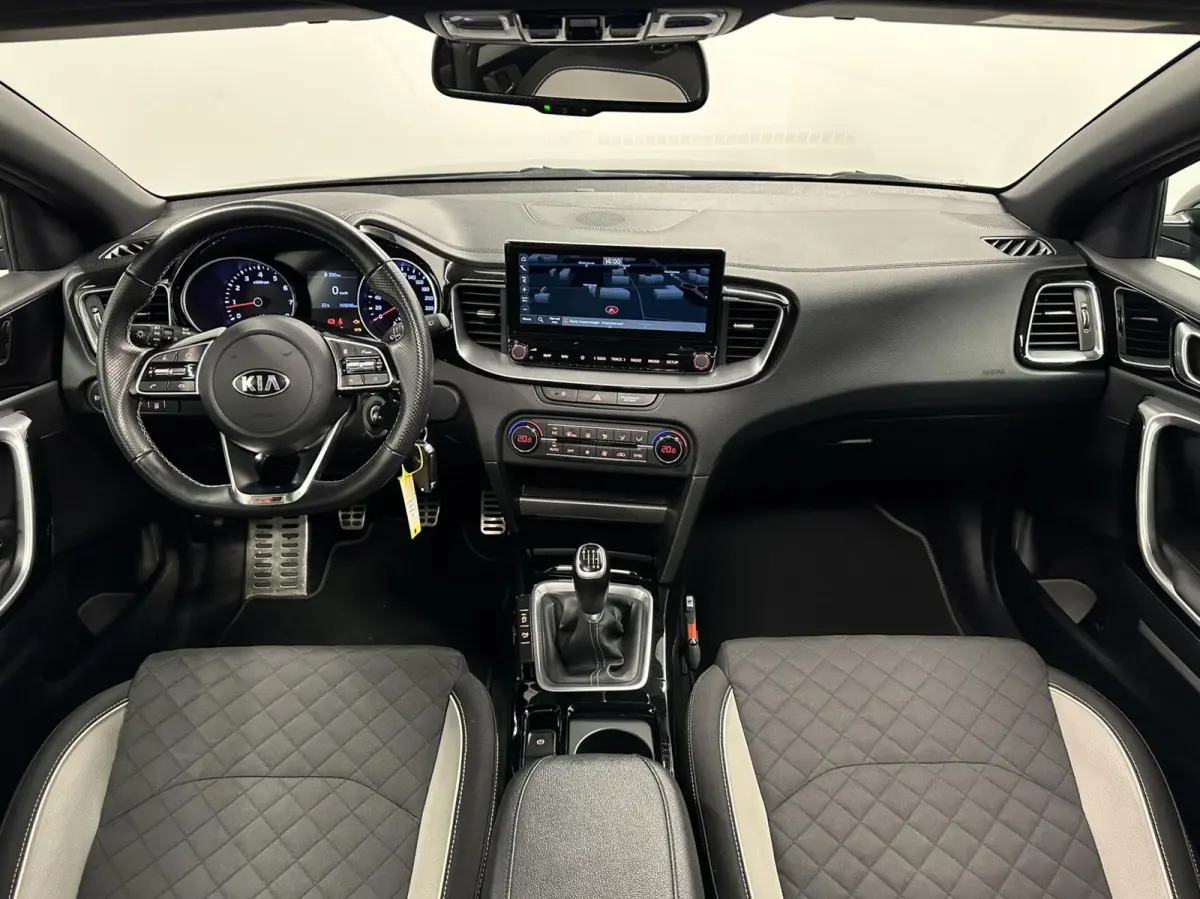 1.5 T-GDI GT-Line PANO CAMERA CRUISE CARPLAY NAVI ECC.