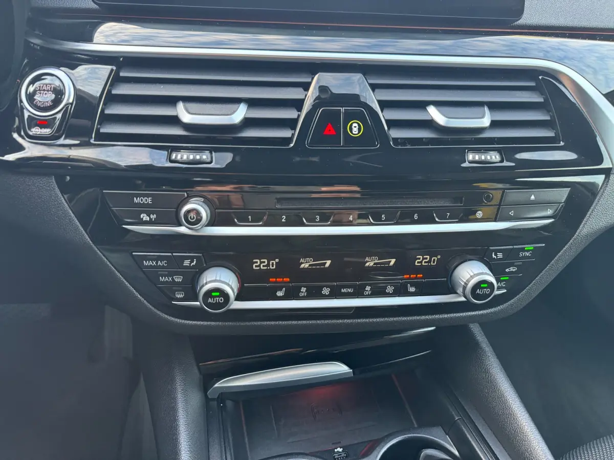 520i Executive AUTOMAAT!!