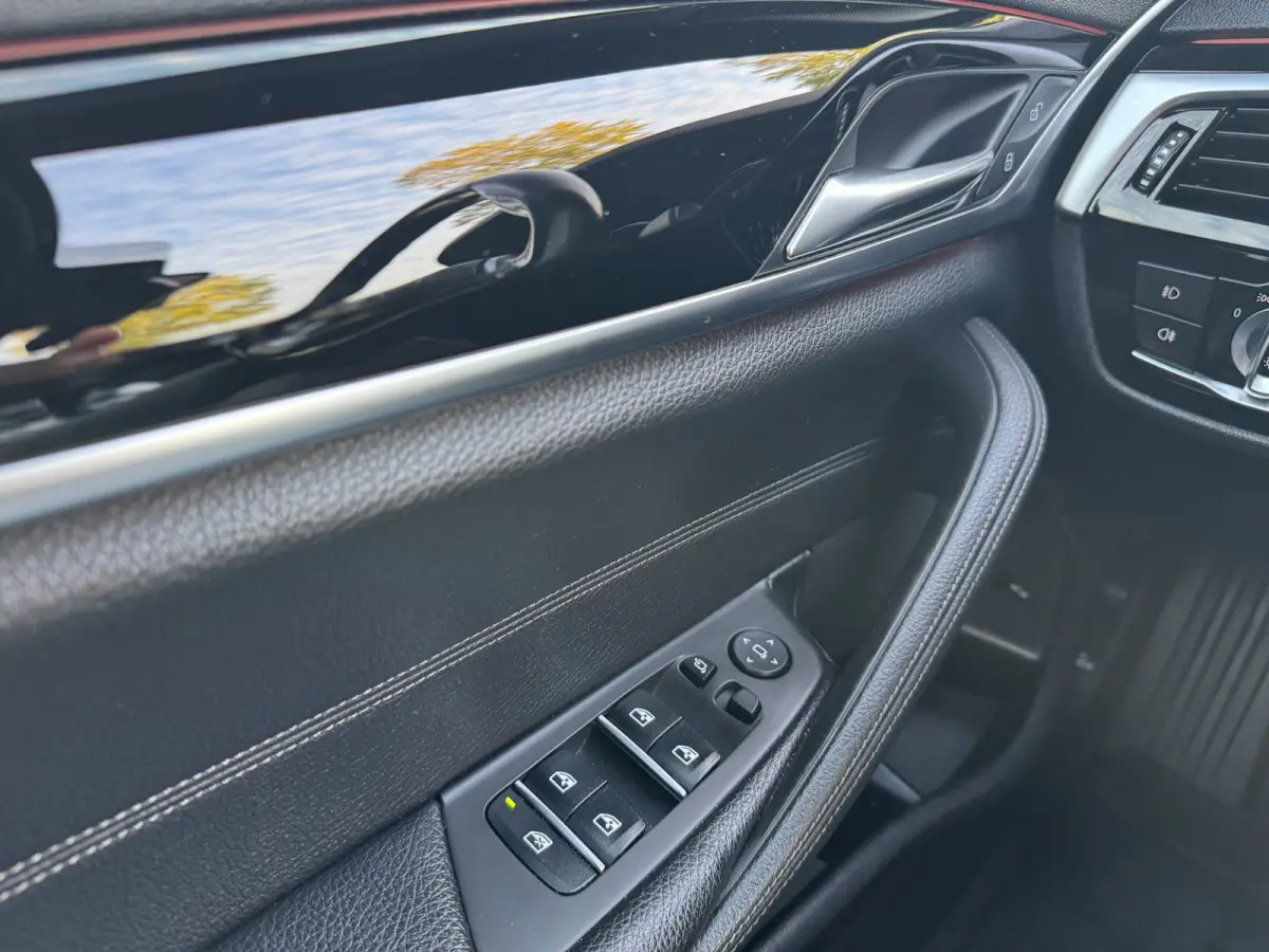 520i Executive AUTOMAAT!!