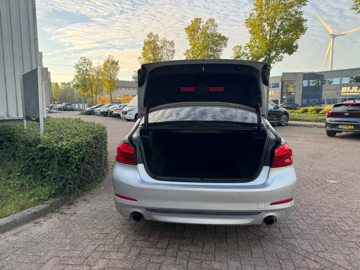 520i Executive AUTOMAAT!!