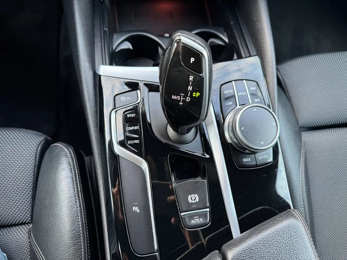 520i Executive AUTOMAAT!!