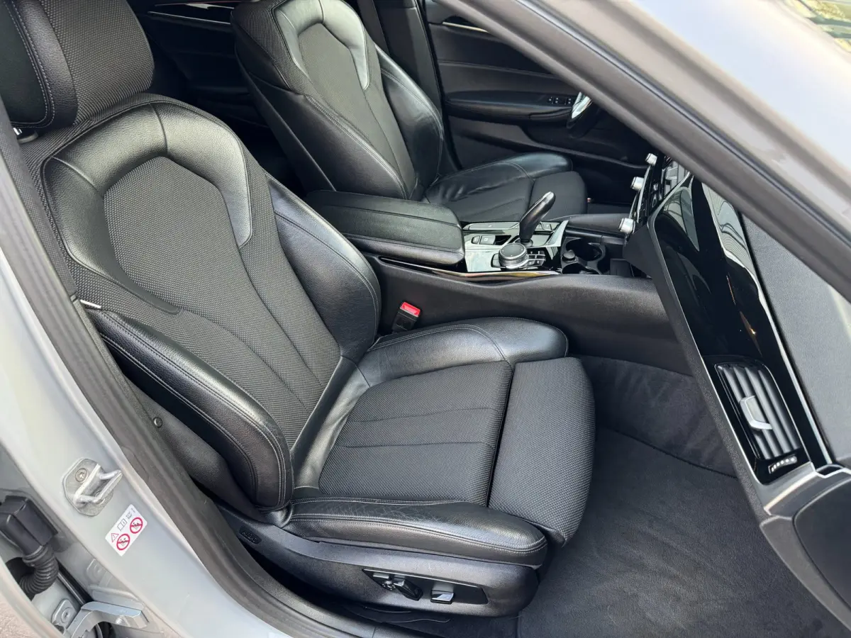 520i Executive AUTOMAAT!!