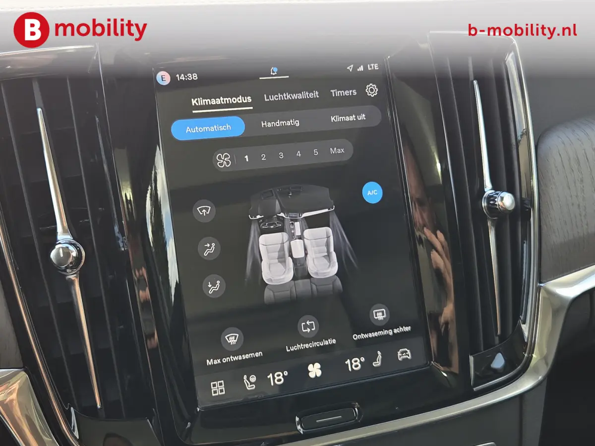 2.0 T8 Plug-in hybrid AWD Ultra Dark Trekhaak 2100kg Panoramadak NL Auto! | Head-Up | ACC | Bowers&Wilkins | 360 camera | Leer