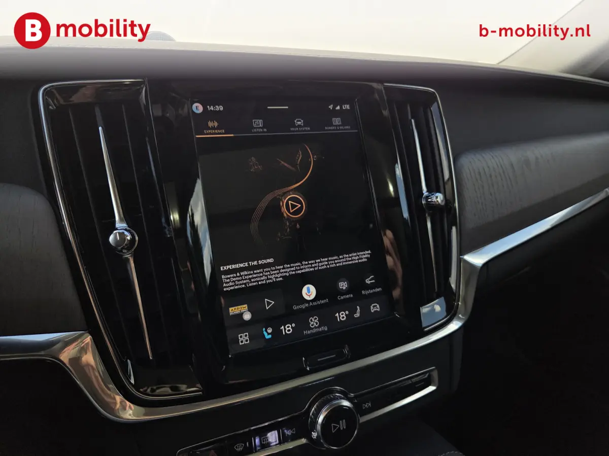 2.0 T8 Plug-in hybrid AWD Ultra Dark Trekhaak 2100kg Panoramadak NL Auto! | Head-Up | ACC | Bowers&Wilkins | 360 camera | Leer