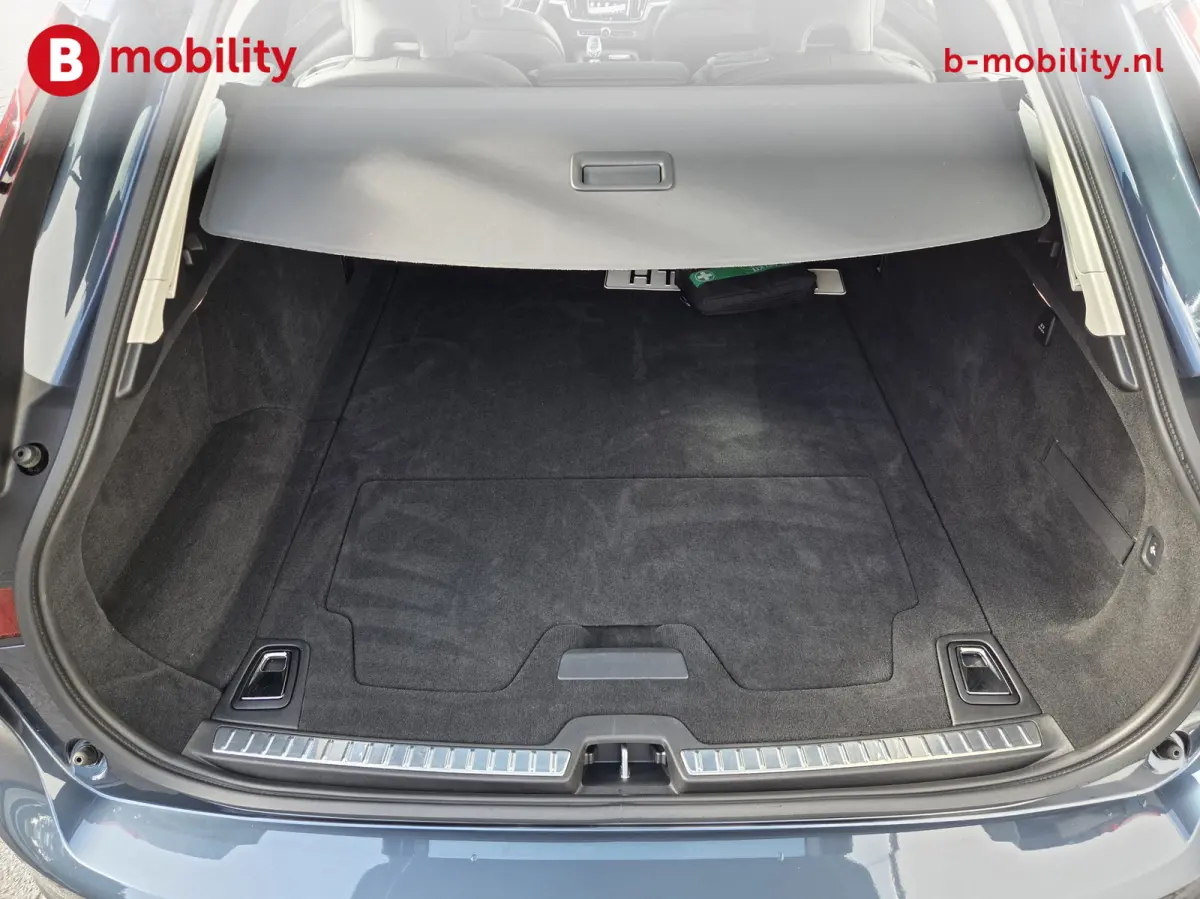2.0 T8 Plug-in hybrid AWD Ultra Dark Trekhaak 2100kg Panoramadak NL Auto! | Head-Up | ACC | Bowers&Wilkins | 360 camera | Leer