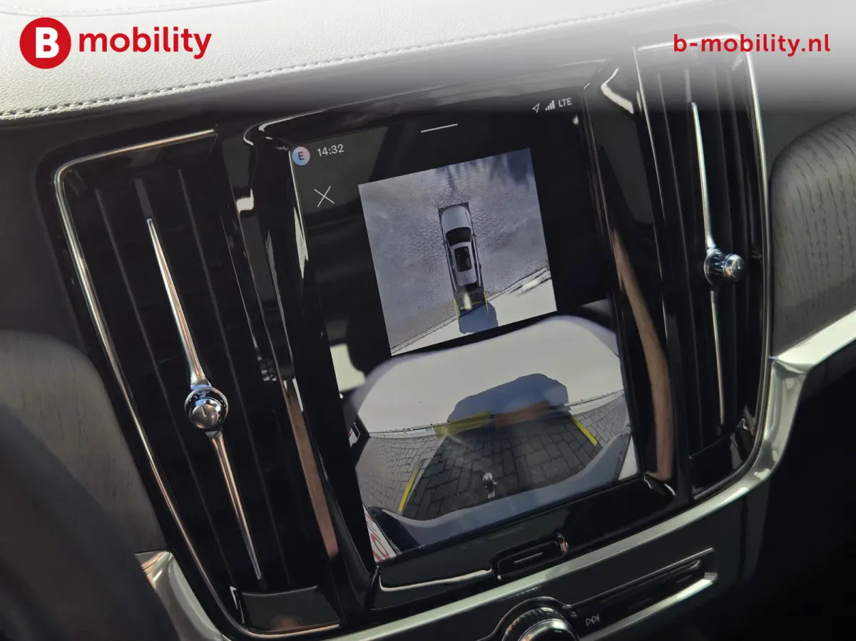 2.0 T8 Plug-in hybrid AWD Ultra Dark Trekhaak 2100kg Panoramadak NL Auto! | Head-Up | ACC | Bowers&Wilkins | 360 camera | Leer