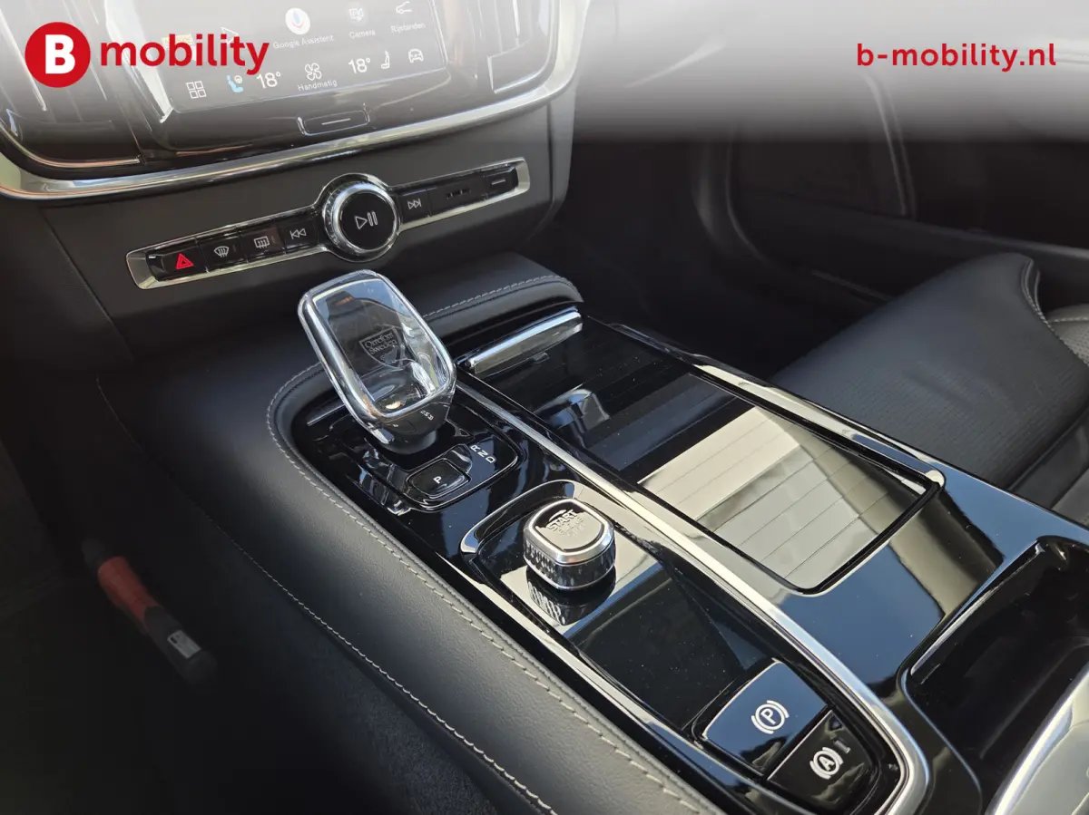 2.0 T8 Plug-in hybrid AWD Ultra Dark Trekhaak 2100kg Panoramadak NL Auto! | Head-Up | ACC | Bowers&Wilkins | 360 camera | Leer