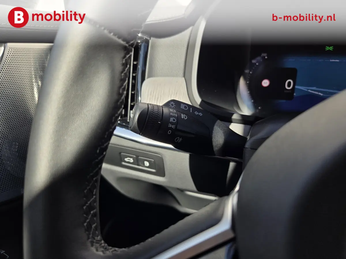 2.0 T8 Plug-in hybrid AWD Ultra Dark Trekhaak 2100kg Panoramadak NL Auto! | Head-Up | ACC | Bowers&Wilkins | 360 camera | Leer