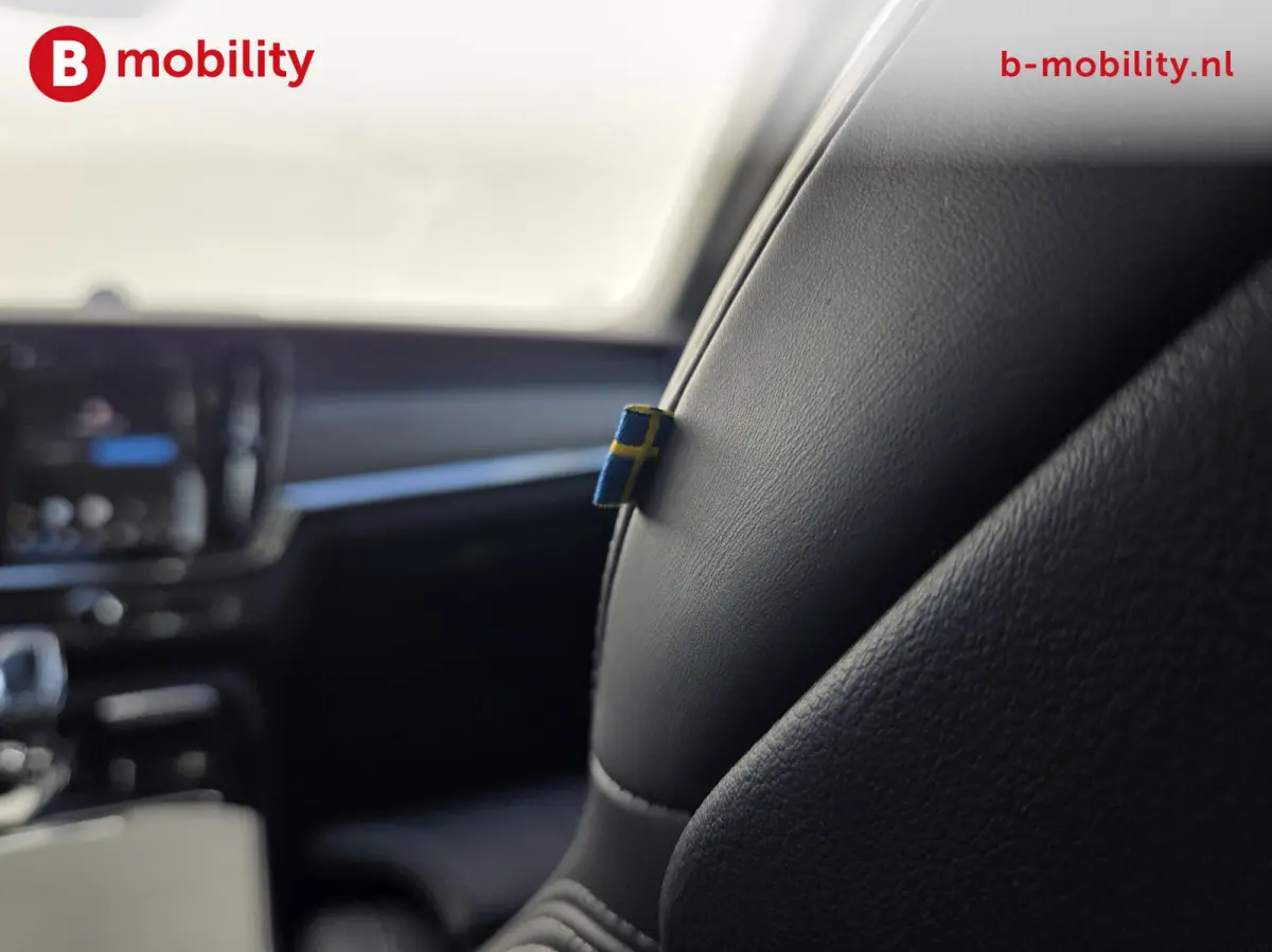2.0 T8 Plug-in hybrid AWD Ultra Dark Trekhaak 2100kg Panoramadak NL Auto! | Head-Up | ACC | Bowers&Wilkins | 360 camera | Leer
