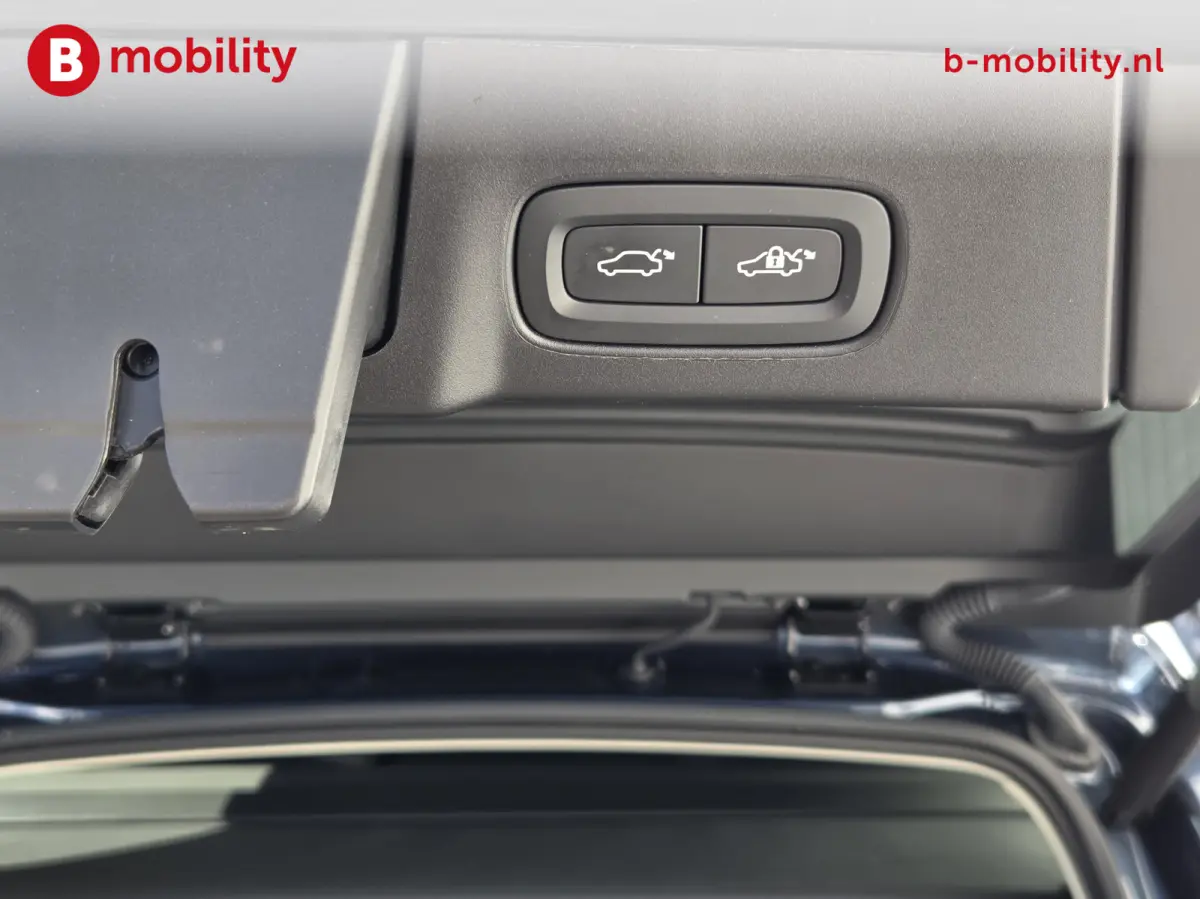 2.0 T8 Plug-in hybrid AWD Ultra Dark Trekhaak 2100kg Panoramadak NL Auto! | Head-Up | ACC | Bowers&Wilkins | 360 camera | Leer