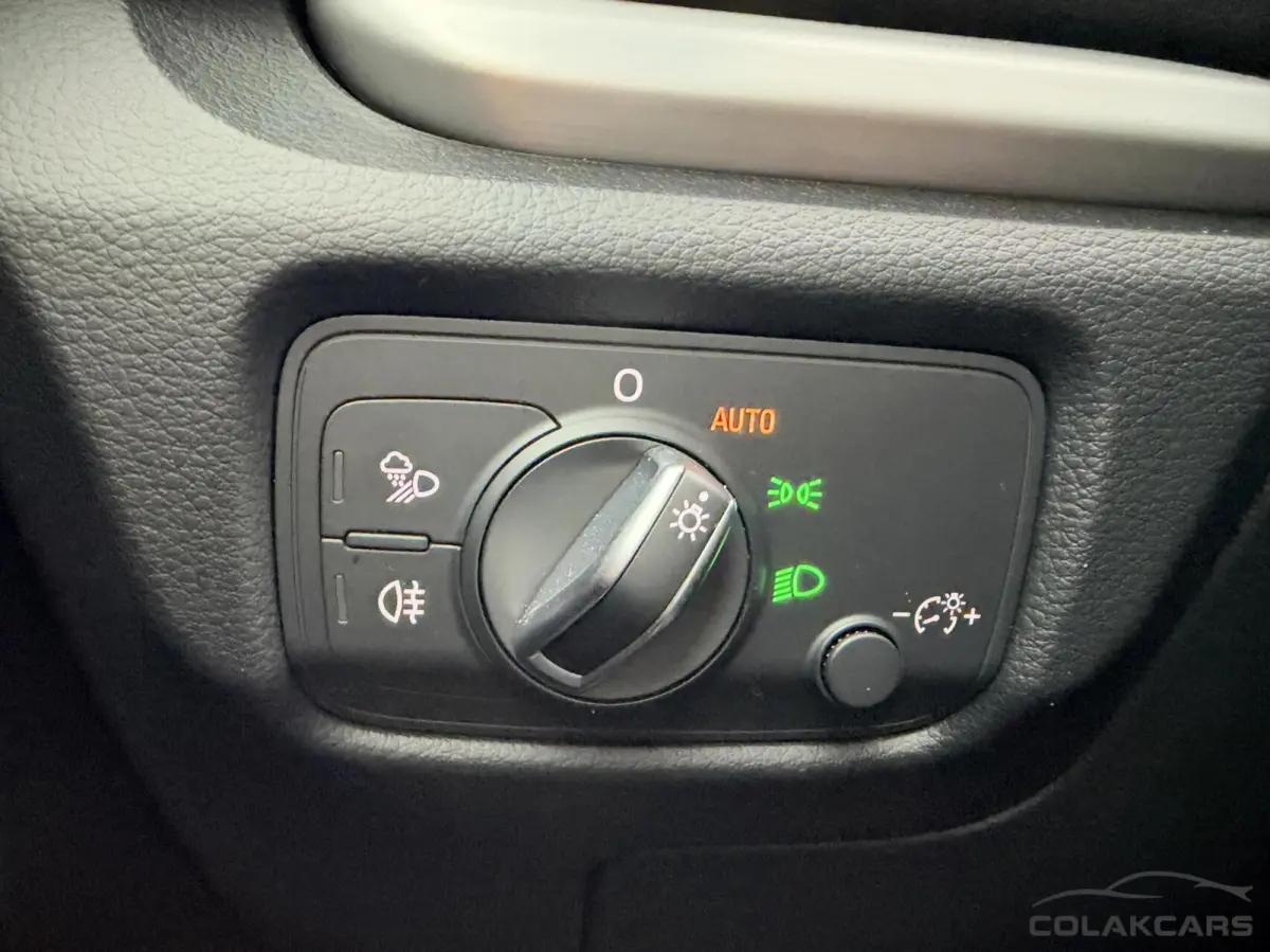1.4 e-tron Lease Edition