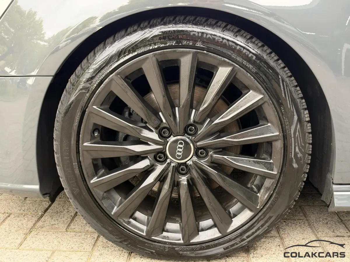 1.4 e-tron Lease Edition