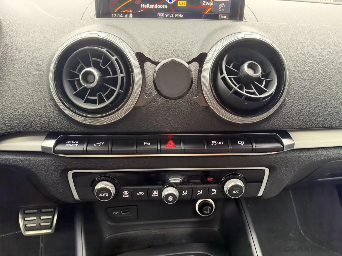 1.4 e-tron Lease Edition
