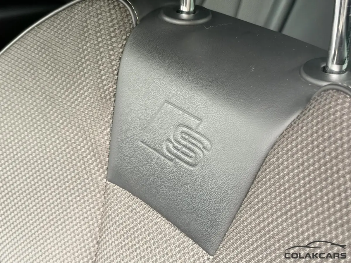 1.4 e-tron Lease Edition