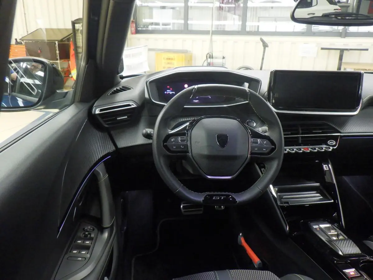 1.2 Hybrid 145 GT | Apple Carplay/Android Auto | Navigatie | 18inch L.M. | Getint Glas | Climate Control | Camera | | Achteruitrijcamera | Airco (automatisch) | Apple Carplay/Android Auto|te