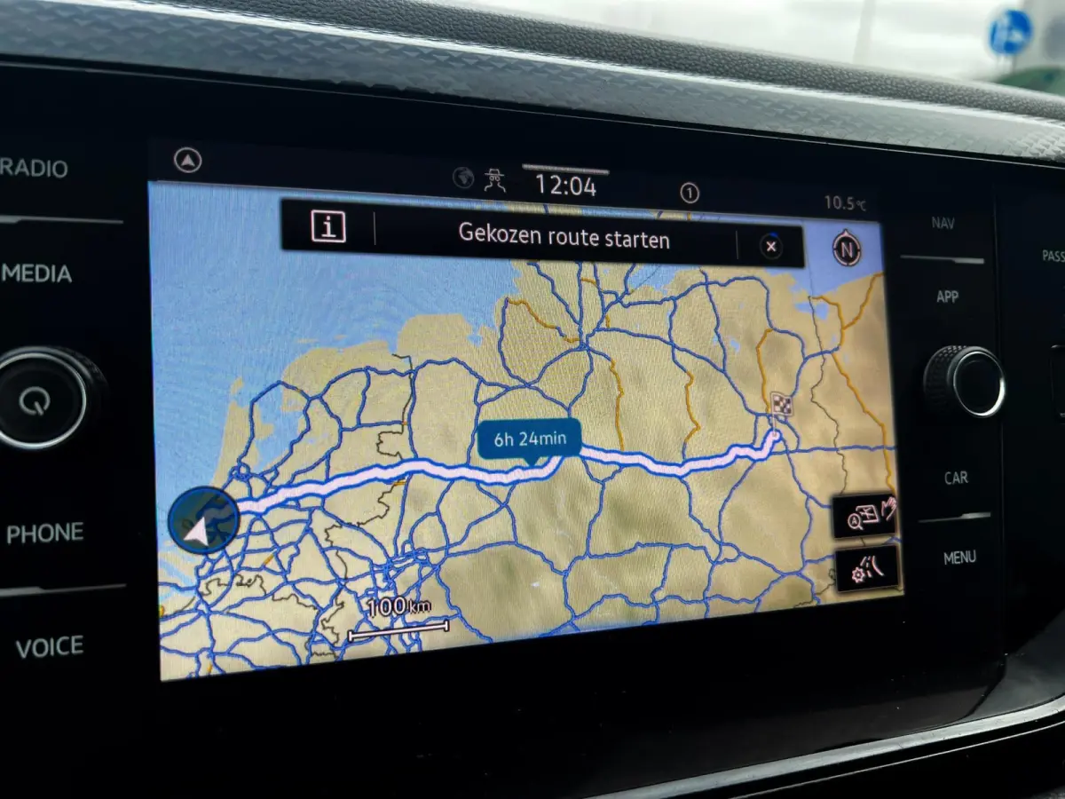 1.0 TSI R-Line look_Navi_Carplay_Led_Virtual cocpit
