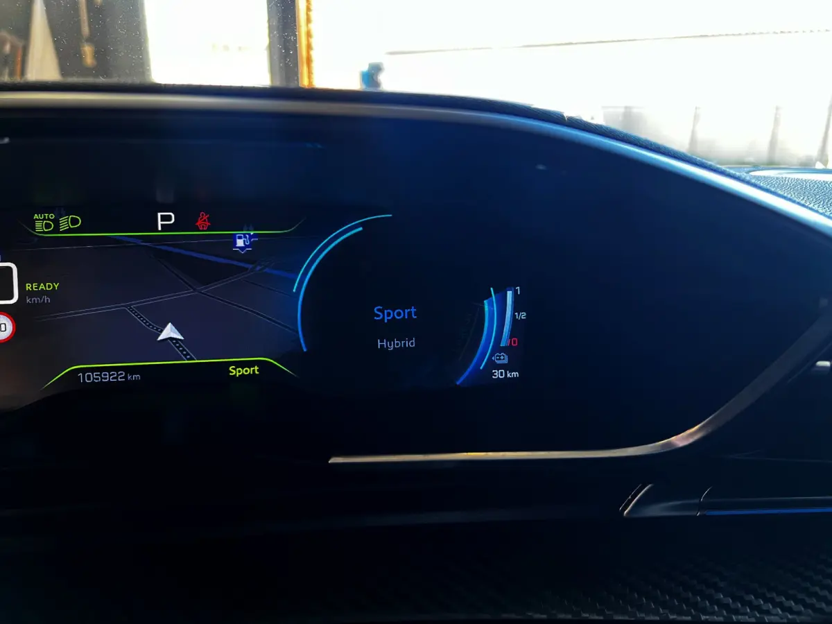 1.6 HYbrid GT Pack Business Carplay_3d Camera SOH 97%