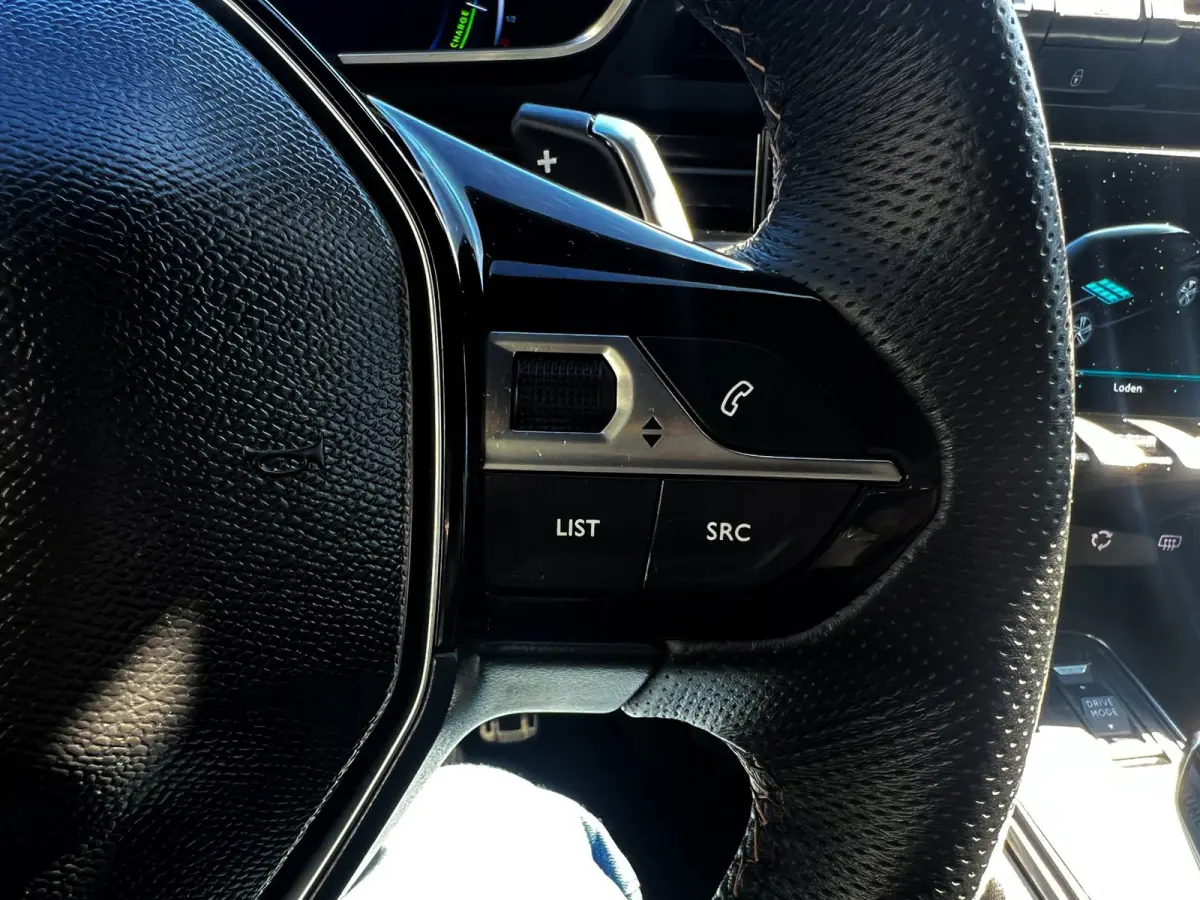 1.6 HYbrid GT Pack Business Carplay_3d Camera SOH 97%
