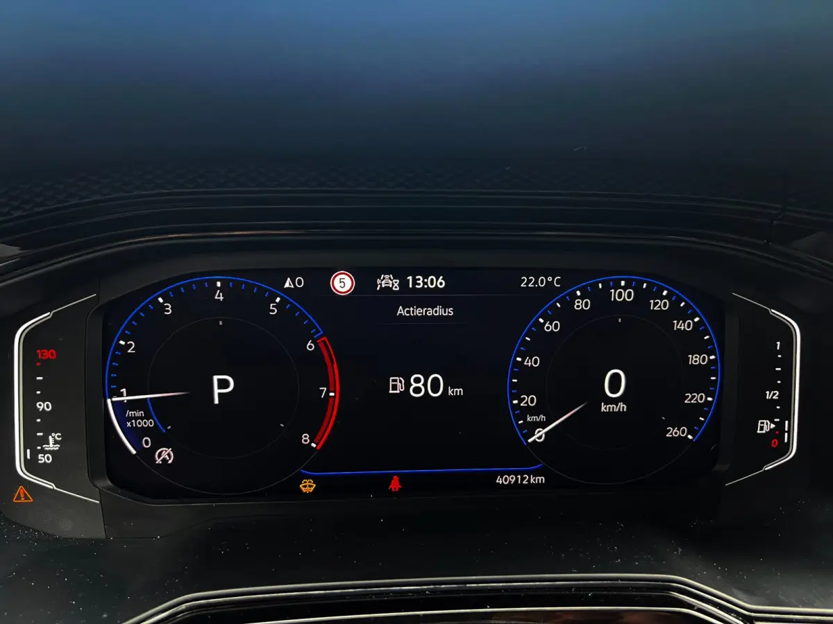 1.0 TSI R-Line Business_Navi_Carplay_Led_Virtual cocpit_keyless